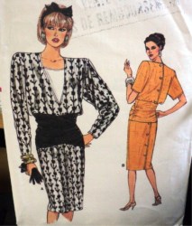 9644 VOGUE EZ BACK BUTTON SS-LS INSET DRESS, BELT PATTERN  8-12 uncut
